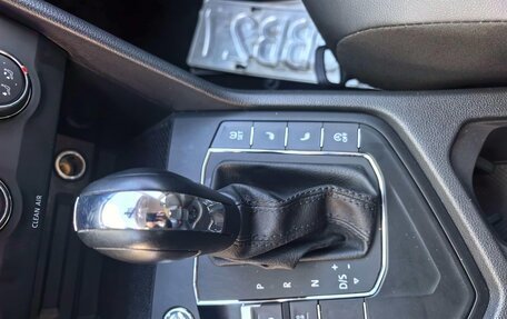 Volkswagen Tiguan II, 2021 год, 2 243 000 рублей, 9 фотография