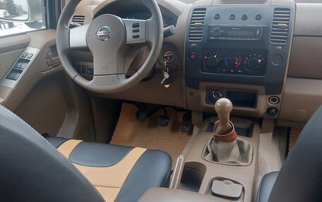 Nissan Navara (Frontier), 2011 год, 1 990 000 рублей, 19 фотография