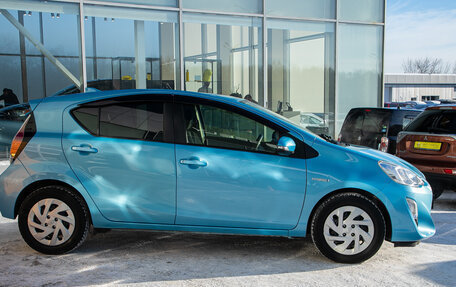 Toyota Aqua I, 2015 год, 787 000 рублей, 6 фотография