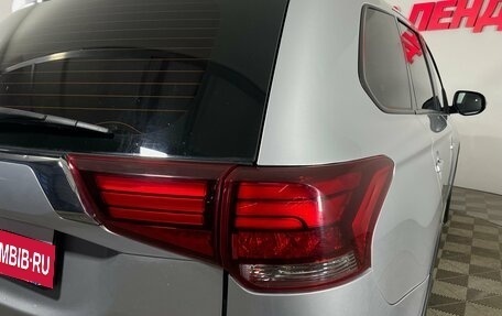 Mitsubishi Outlander III рестайлинг 3, 2016 год, 1 699 000 рублей, 8 фотография