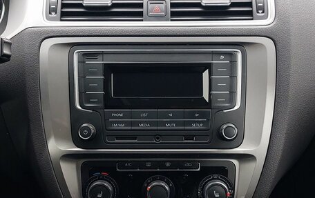 Volkswagen Jetta VI, 2017 год, 1 699 000 рублей, 13 фотография