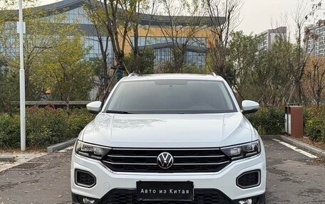 Volkswagen T-Roc I, 2022 год, 1 650 000 рублей, 2 фотография