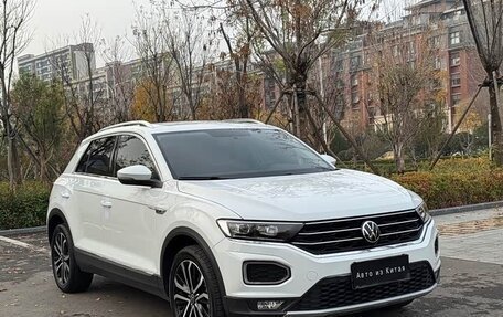 Volkswagen T-Roc I, 2022 год, 1 650 000 рублей, 3 фотография