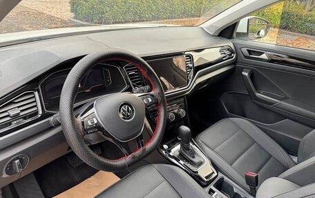 Volkswagen T-Roc I, 2022 год, 1 650 000 рублей, 10 фотография