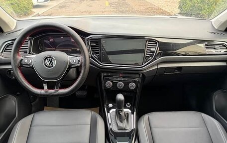 Volkswagen T-Roc I, 2022 год, 1 650 000 рублей, 11 фотография