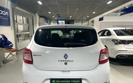 Renault Sandero II рестайлинг, 2017 год, 955 000 рублей, 4 фотография