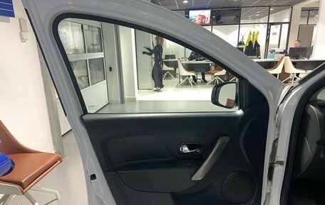 Renault Sandero II рестайлинг, 2017 год, 955 000 рублей, 23 фотография