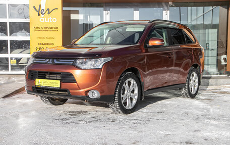Mitsubishi Outlander III рестайлинг 3, 2012 год, 1 575 000 рублей, 2 фотография
