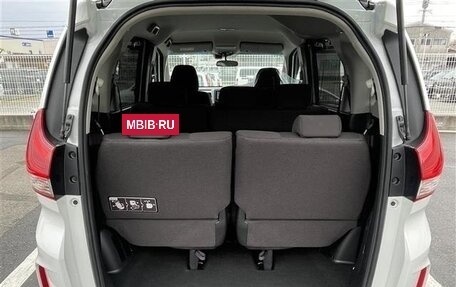 Honda Freed II, 2021 год, 1 590 000 рублей, 11 фотография