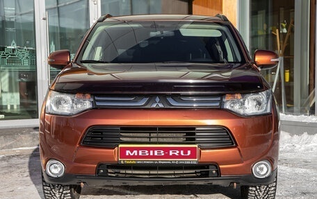 Mitsubishi Outlander III рестайлинг 3, 2012 год, 1 575 000 рублей, 4 фотография