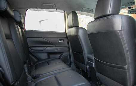 Mitsubishi Outlander III рестайлинг 3, 2012 год, 1 575 000 рублей, 13 фотография