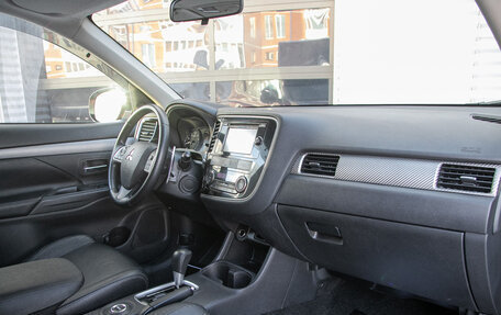 Mitsubishi Outlander III рестайлинг 3, 2012 год, 1 575 000 рублей, 12 фотография