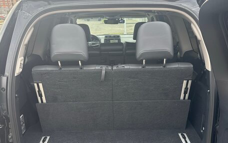 Toyota Land Cruiser Prado 150 рестайлинг 2, 2023 год, 9 750 000 рублей, 5 фотография