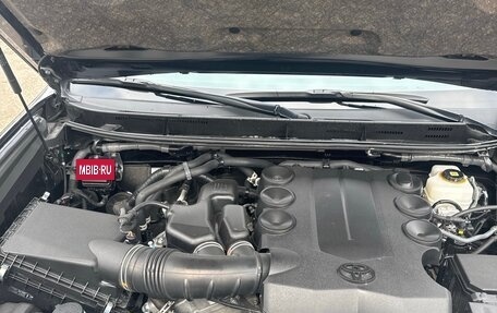 Toyota Land Cruiser Prado 150 рестайлинг 2, 2023 год, 9 750 000 рублей, 14 фотография