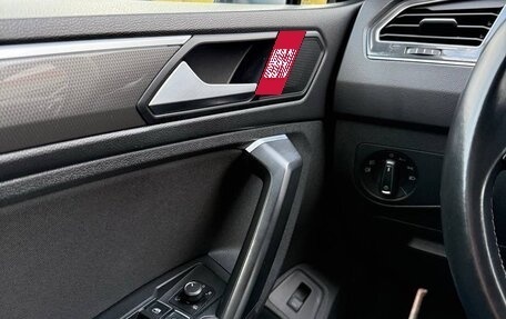 Volkswagen Tiguan II, 2018 год, 2 100 000 рублей, 15 фотография