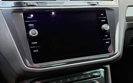 Volkswagen Tiguan II, 2018 год, 2 100 000 рублей, 18 фотография