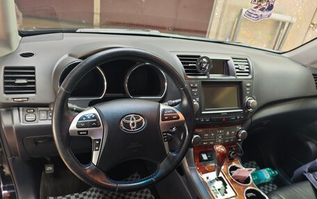 Toyota Highlander III, 2012 год, 2 300 000 рублей, 6 фотография
