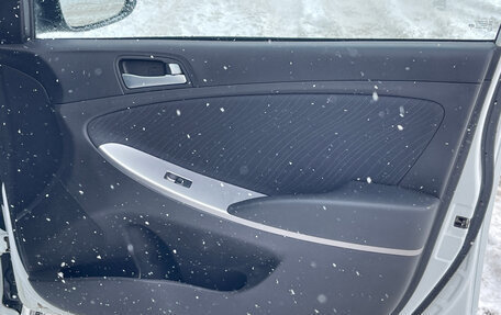 Hyundai Solaris II рестайлинг, 2014 год, 1 000 000 рублей, 19 фотография