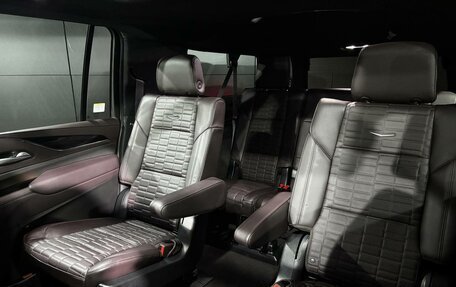 Cadillac Escalade V, 2023 год, 14 000 000 рублей, 17 фотография