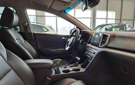 KIA Sportage IV рестайлинг, 2018 год, 2 365 000 рублей, 13 фотография