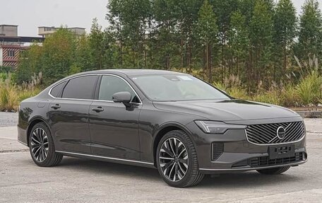 Volvo S90 II рестайлинг, 2025 год, 6 430 000 рублей, 1 фотография