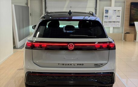 Volkswagen Tiguan, 2025 год, 5 199 000 рублей, 7 фотография