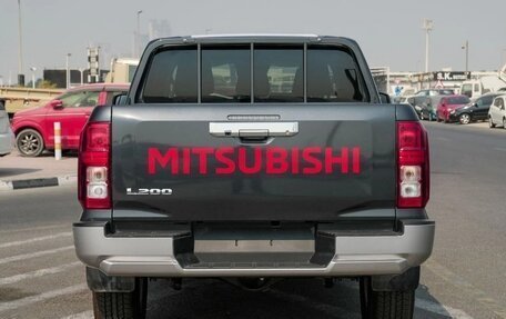 Mitsubishi L200, 2025 год, 6 390 000 рублей, 4 фотография