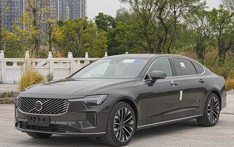 Volvo S90 II рестайлинг, 2025 год, 6 430 000 рублей, 4 фотография