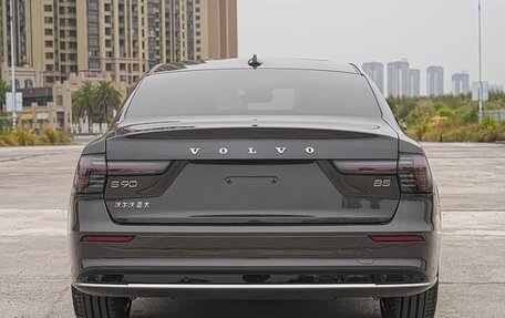 Volvo S90 II рестайлинг, 2025 год, 6 430 000 рублей, 8 фотография