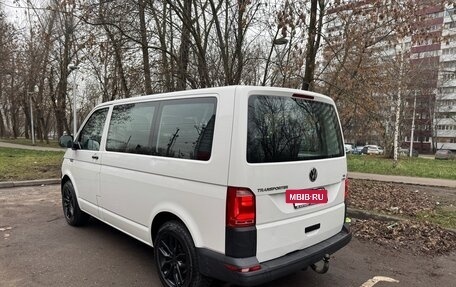 Volkswagen Transporter T6 рестайлинг, 2015 год, 2 270 000 рублей, 3 фотография