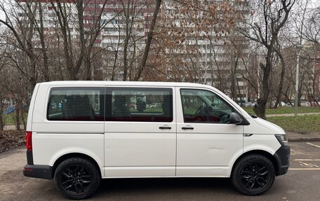 Volkswagen Transporter T6 рестайлинг, 2015 год, 2 270 000 рублей, 6 фотография