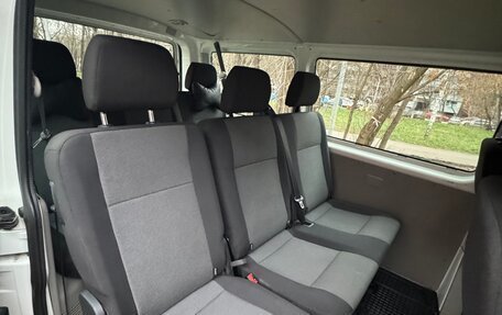 Volkswagen Transporter T6 рестайлинг, 2015 год, 2 270 000 рублей, 18 фотография