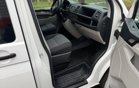 Volkswagen Transporter T6 рестайлинг, 2015 год, 2 270 000 рублей, 12 фотография