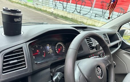 Volkswagen Transporter T6 рестайлинг, 2015 год, 2 270 000 рублей, 19 фотография