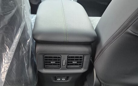 Toyota RAV4, 2025 год, 4 050 000 рублей, 12 фотография