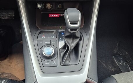 Toyota RAV4, 2025 год, 4 050 000 рублей, 10 фотография