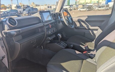 Suzuki Jimny, 2022 год, 1 950 000 рублей, 9 фотография