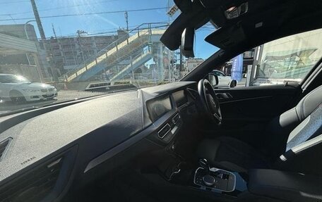 BMW 1 серия, 2022 год, 1 380 000 рублей, 9 фотография