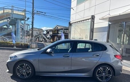 BMW 1 серия, 2022 год, 1 380 000 рублей, 8 фотография