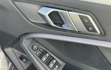 BMW 1 серия, 2022 год, 1 380 000 рублей, 14 фотография