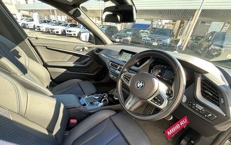 BMW 1 серия, 2022 год, 1 380 000 рублей, 16 фотография