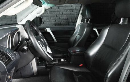 Toyota Land Cruiser Prado 150 рестайлинг 2, 2012 год, 3 055 000 рублей, 10 фотография