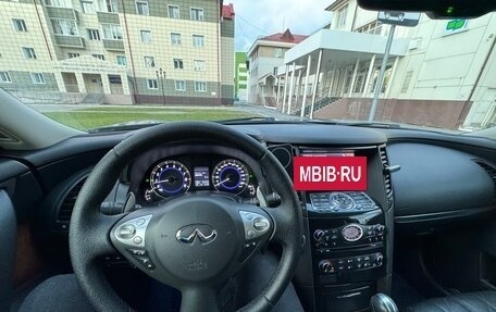 Infiniti QX70, 2014 год, 2 900 000 рублей, 7 фотография