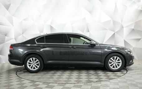 Volkswagen Passat B8 рестайлинг, 2019 год, 2 230 000 рублей, 6 фотография