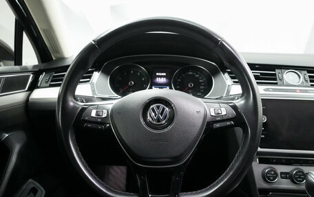 Volkswagen Passat B8 рестайлинг, 2019 год, 2 230 000 рублей, 15 фотография