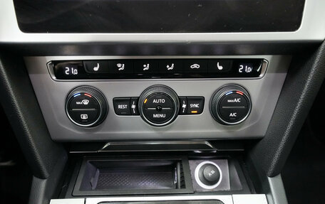 Volkswagen Passat B8 рестайлинг, 2019 год, 2 230 000 рублей, 19 фотография