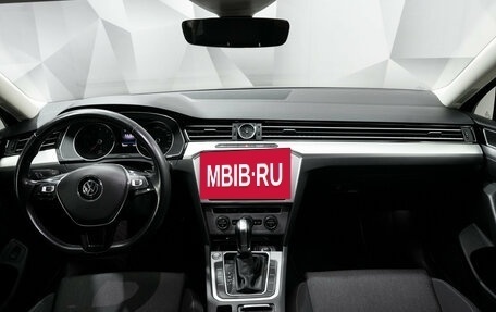 Volkswagen Passat B8 рестайлинг, 2019 год, 2 230 000 рублей, 12 фотография