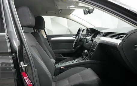 Volkswagen Passat B8 рестайлинг, 2019 год, 2 230 000 рублей, 13 фотография