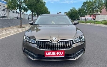 Skoda Superb III рестайлинг, 2022 год, 1 900 008 рублей, 1 фотография