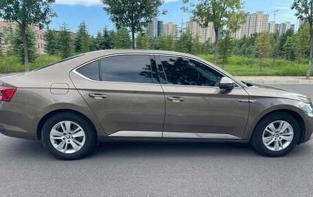 Skoda Superb III рестайлинг, 2022 год, 1 900 008 рублей, 5 фотография